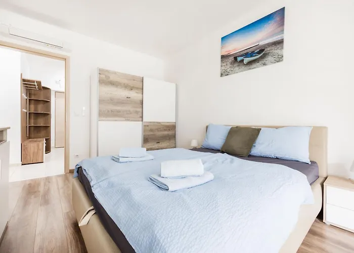 Appartement Urban Hideaway With Terrace & Garage