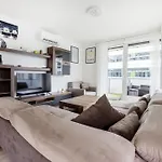 Urban Hideaway With Terrace & Garage *