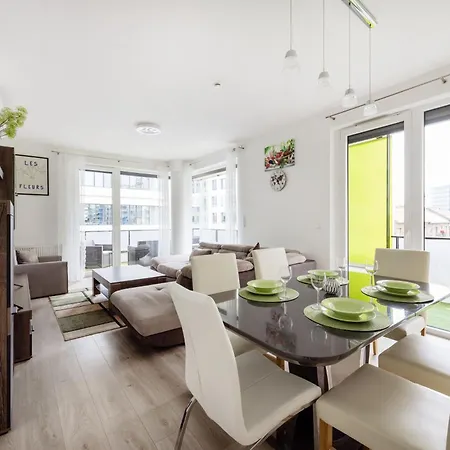 Urban Hideaway With Terrace & Garage