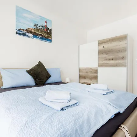 Urban Hideaway With Terrace & Garage * بودابست