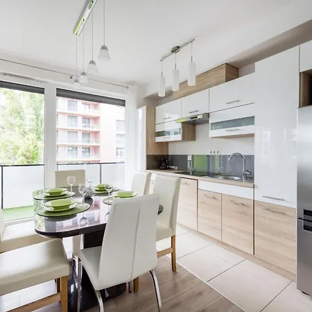 شقة Urban Hideaway With Terrace & Garage