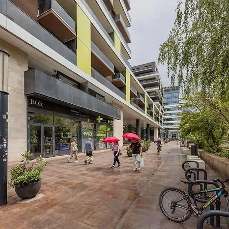 Urban Hideaway With Terrace & Garage شقة بودابست