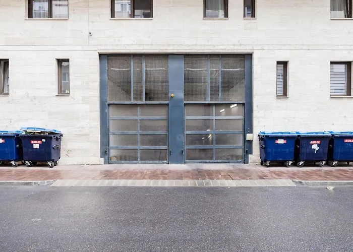 Urban Hideaway With Terrace & Garage